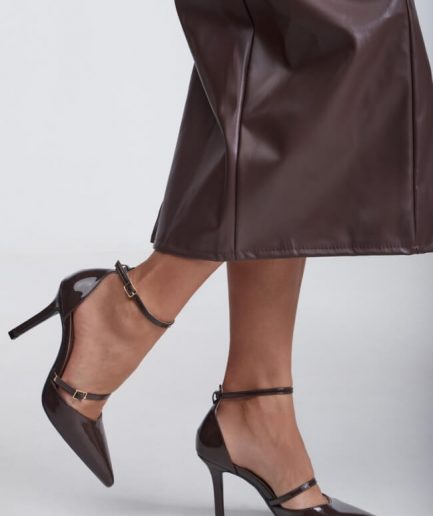 Γόβες Μυτερές με Μπαρέτα