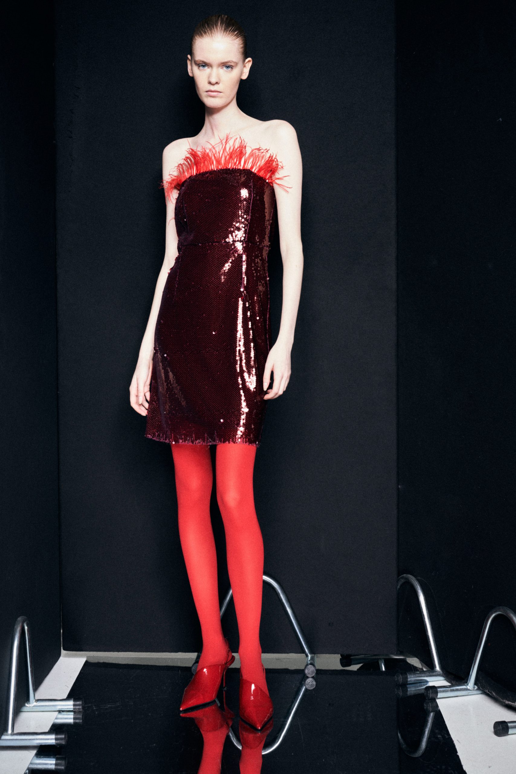 bandeau-dress-with-feathers (1)