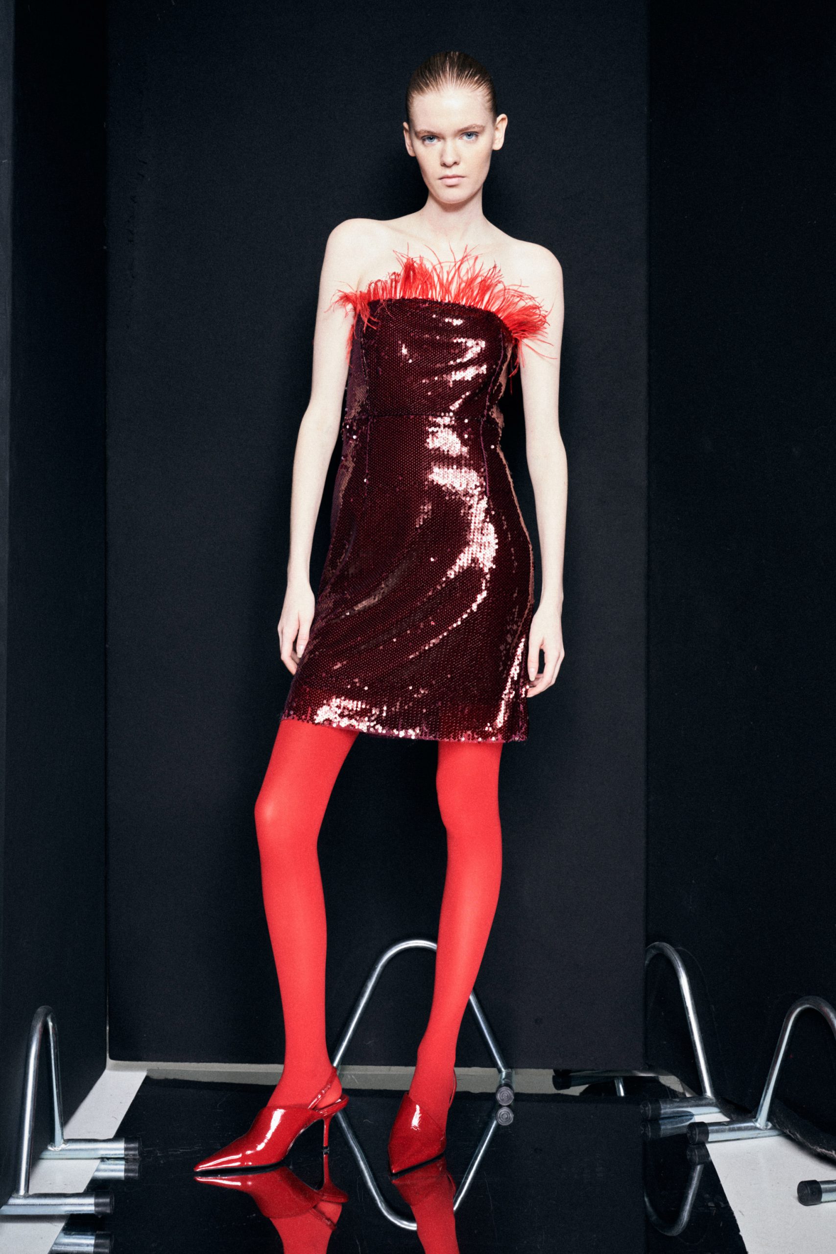 bandeau-dress-with-feathers (2)