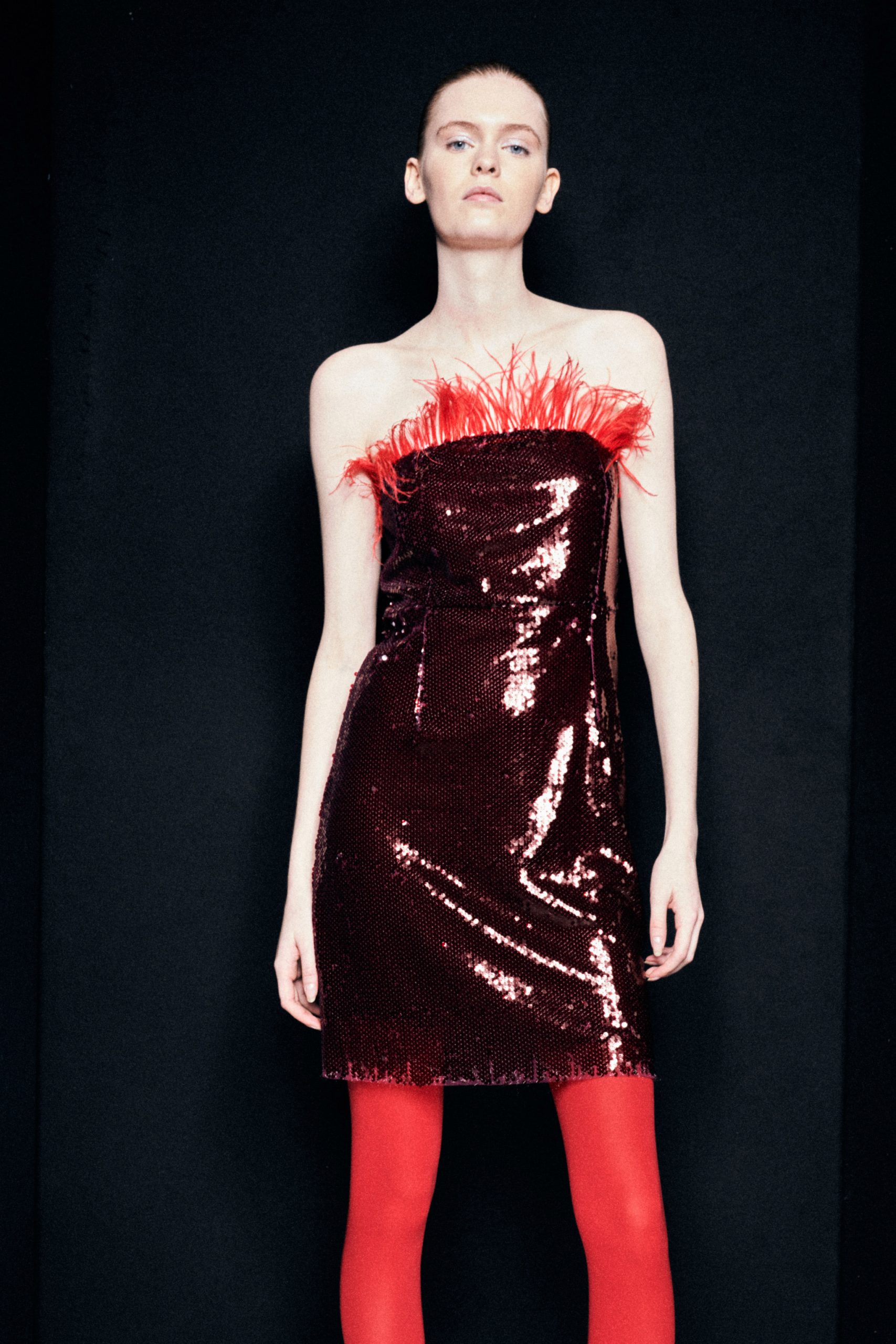 bandeau-dress-with-feathers (3)