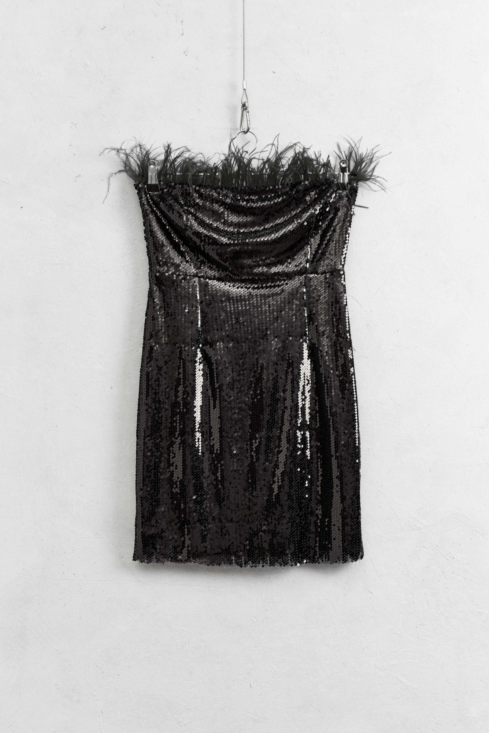 bandeau-dress-with-feathers (4)