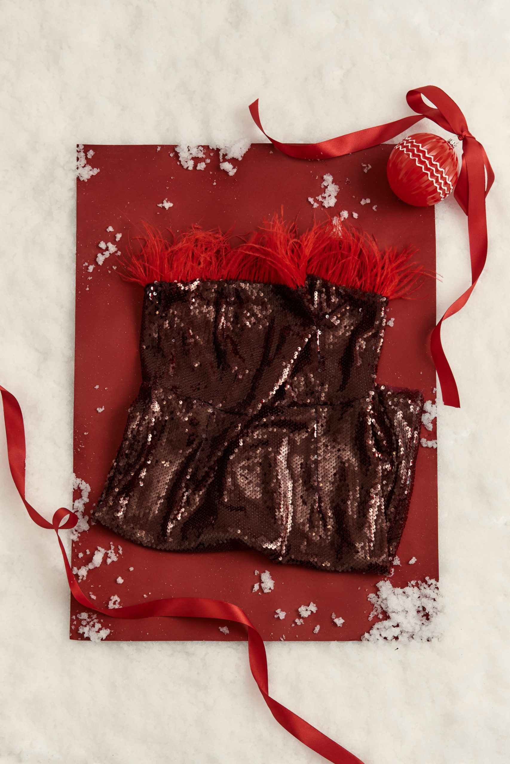 bandeau-dress-with-feathers