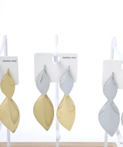 ΣΚΟΥΛΑΡΙΚΙΑ ΚΡΕΜΑΣΤΑ