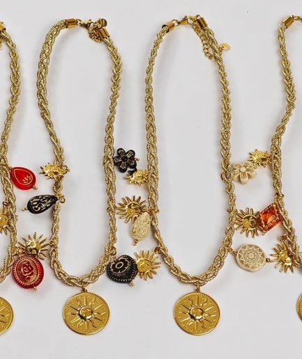 ΚΟΛΙΕ ME CHARMS