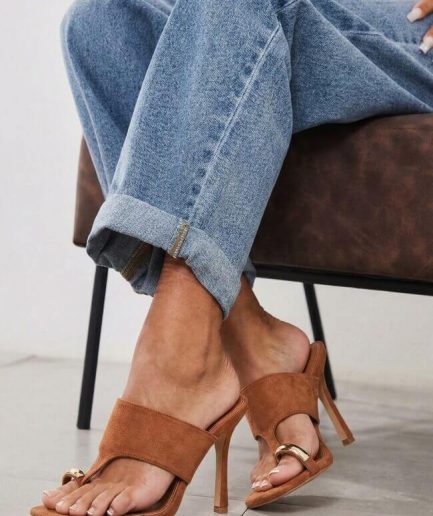 Mules με Χρυσή Λεπτομέρεια